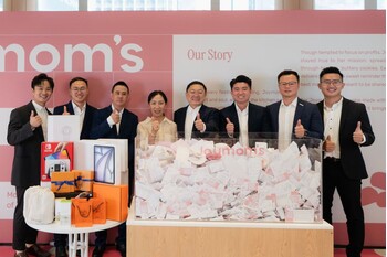 Joymom's Pop-up Event Launches Six New Grab and Go Packaging Cookie Flavors!